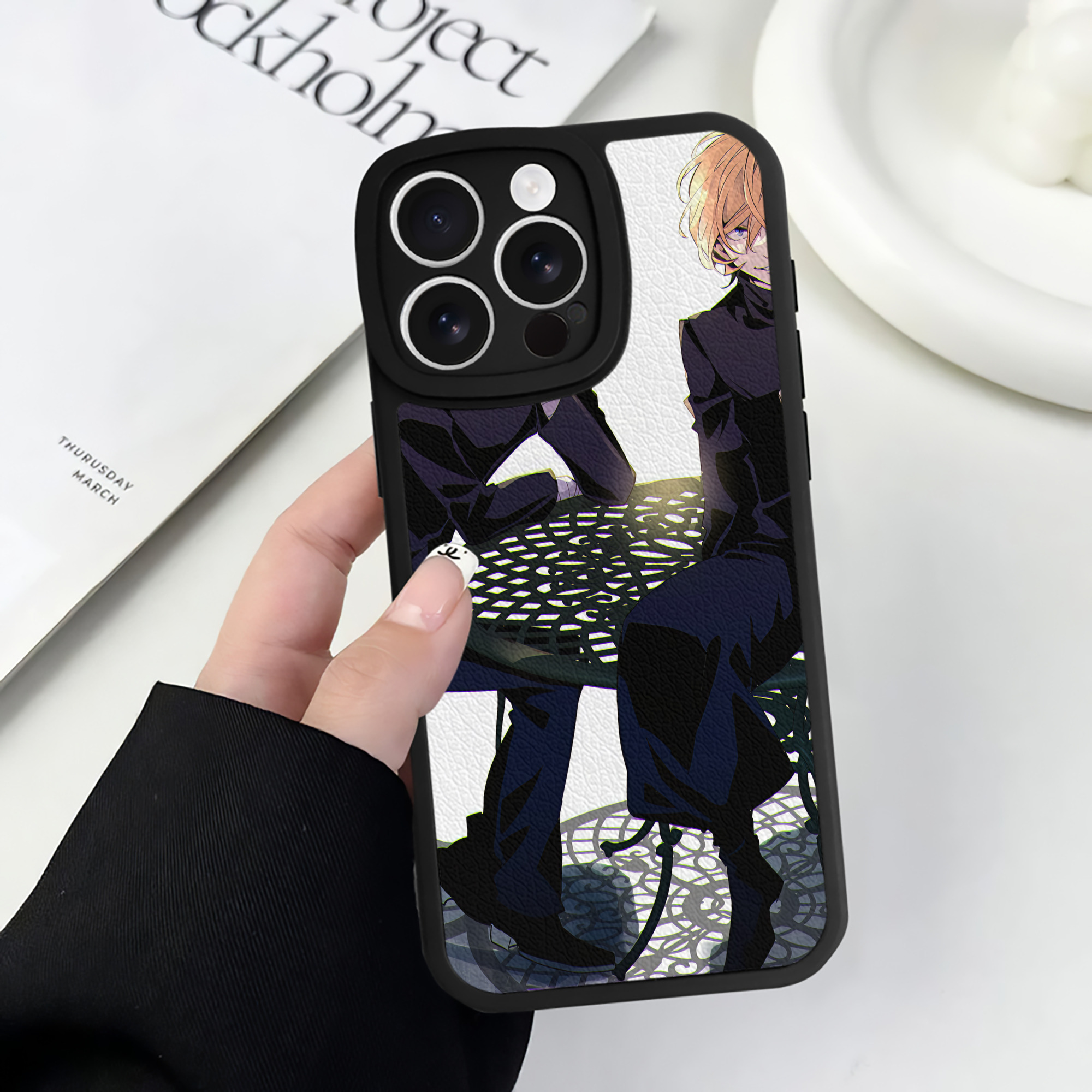 （画像用） 文豪ストレイドッグス Bungo Stray Dogs 【iPhone 16シリーズ対応】シリコンスマホケース（レザー調） 材質：シリコン